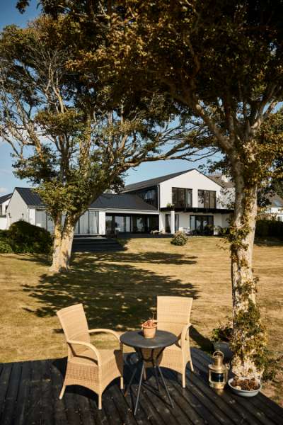 Fin tag- og facadeløsning på Fyn, Strandvej 54B, Ballen, 5762 Vester Skerninge